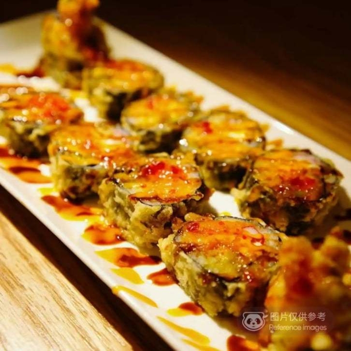Godzilla Roll.