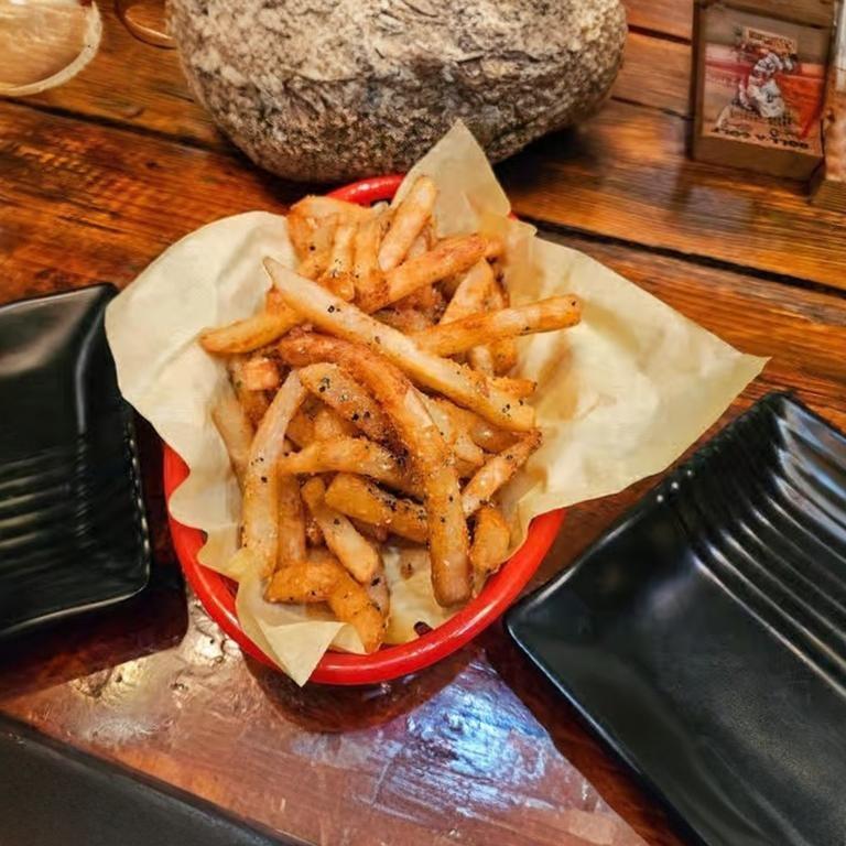 Smoked garlic fries.