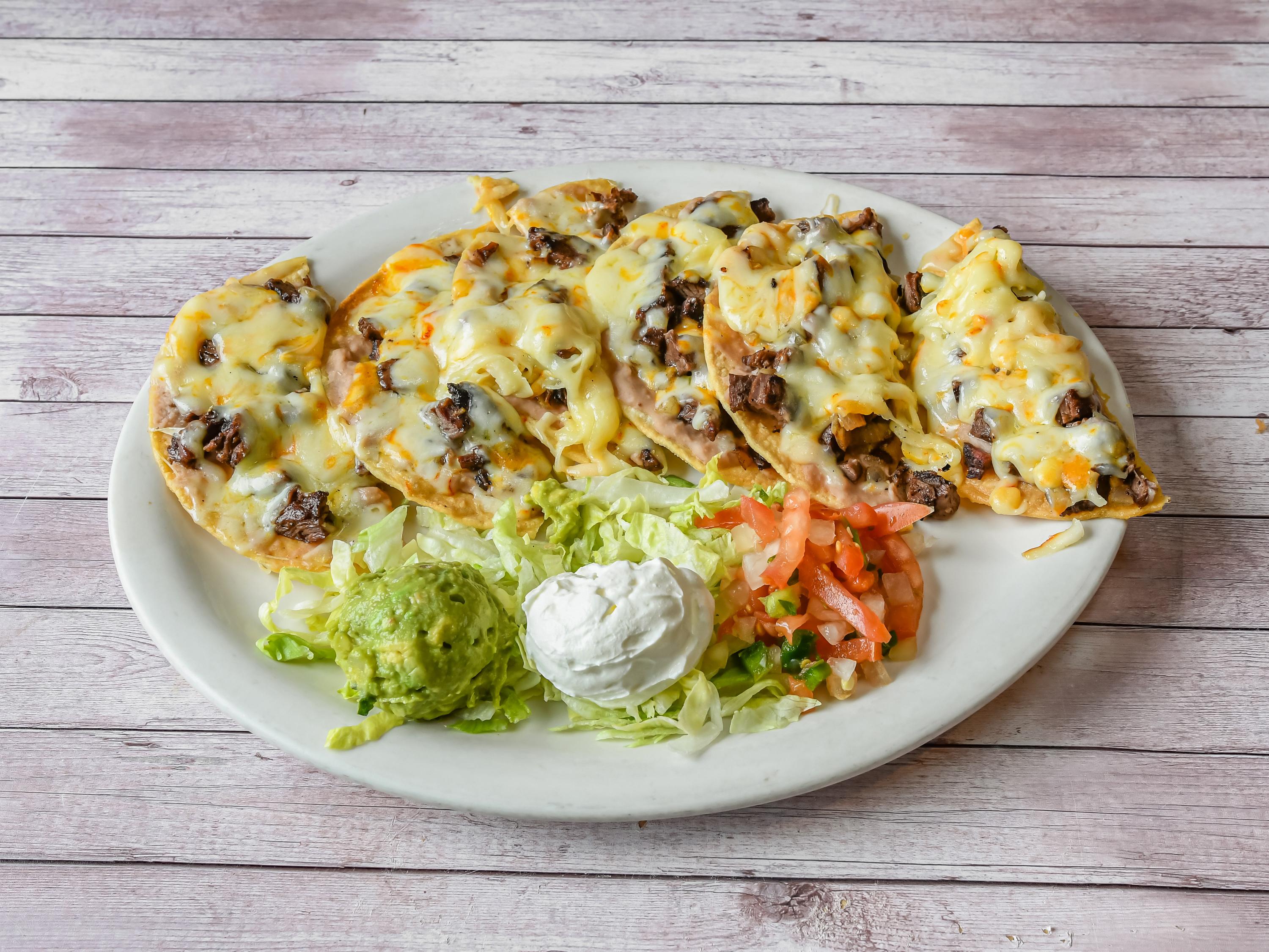 Nachos Con Carne.