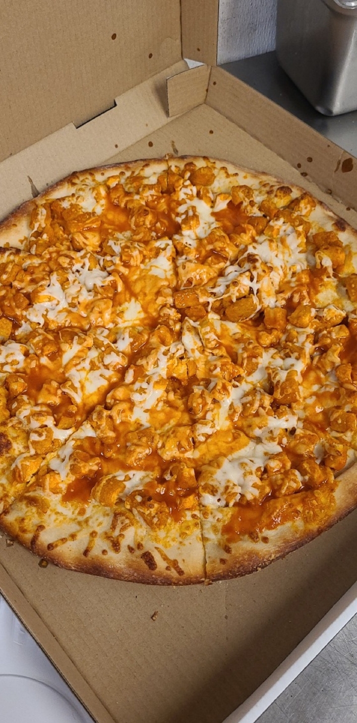Buffalo Chicken 18".