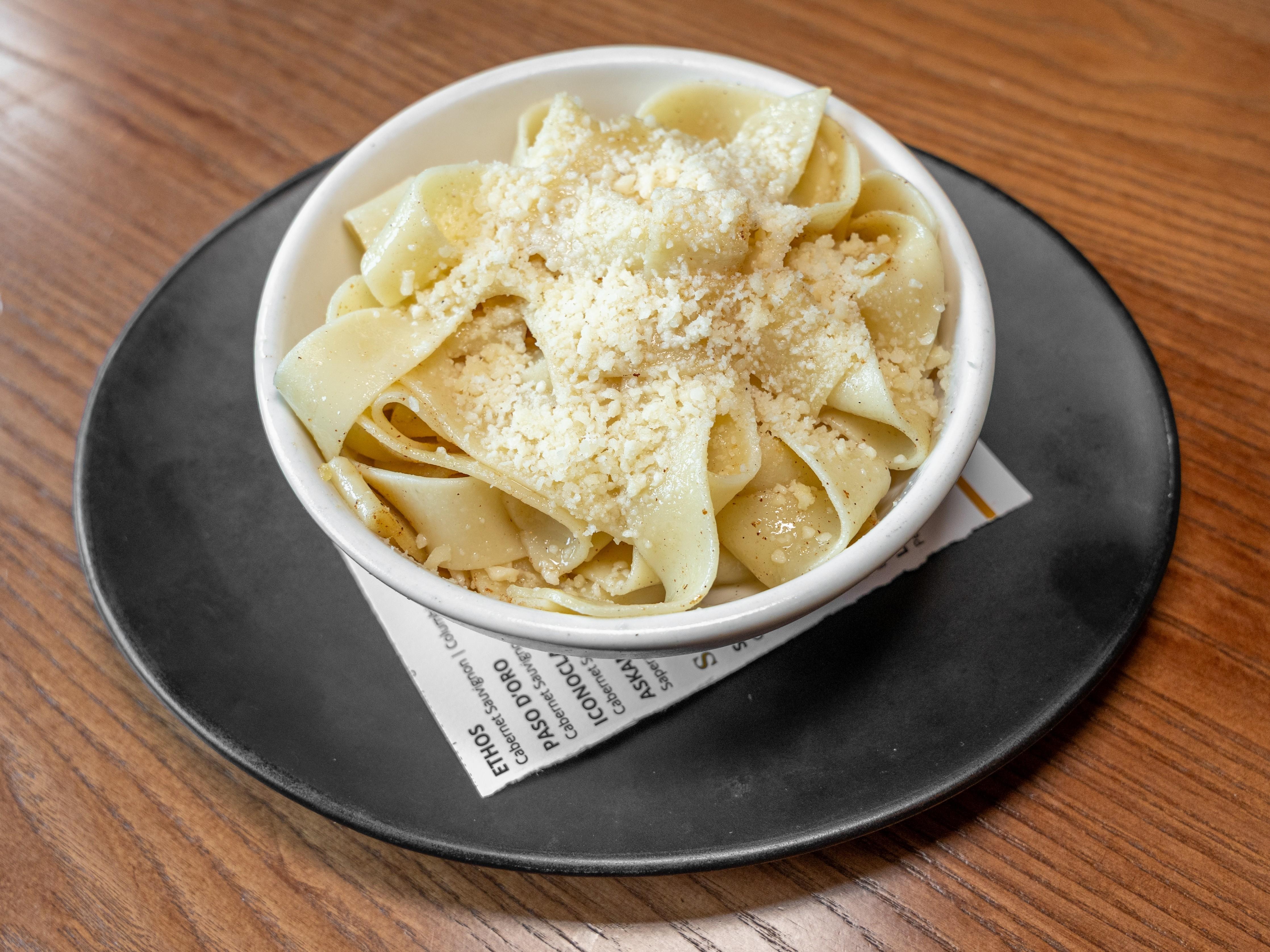 KID PASTA W/BUTTER.