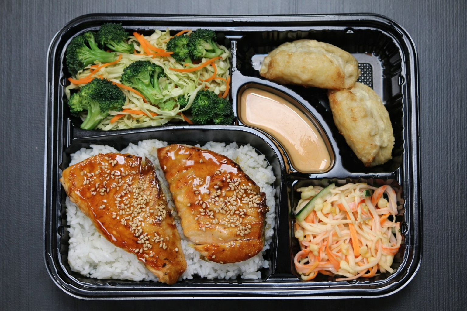 B6.Salmon Bento.