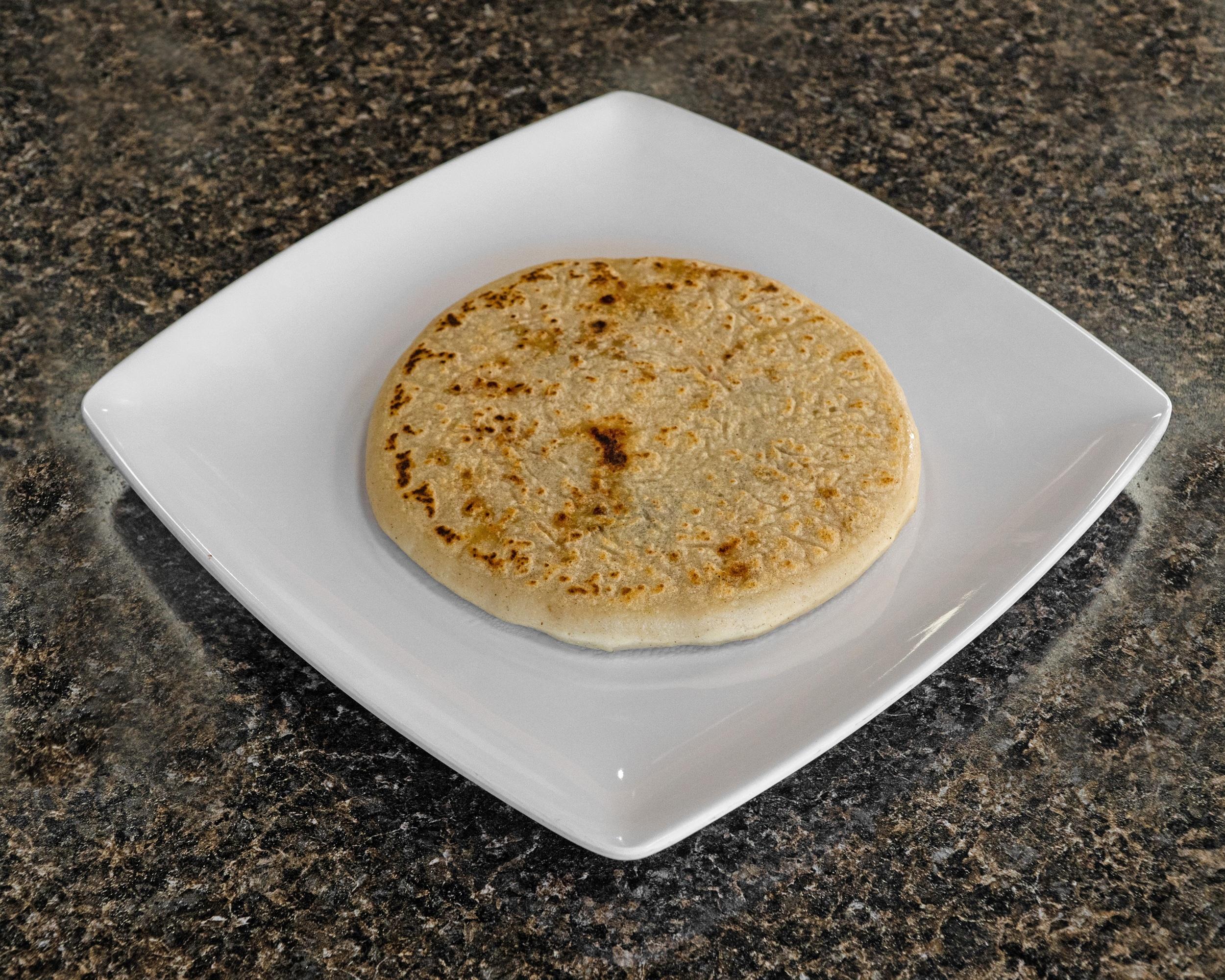 Pupusa De Frijol Y Queso.