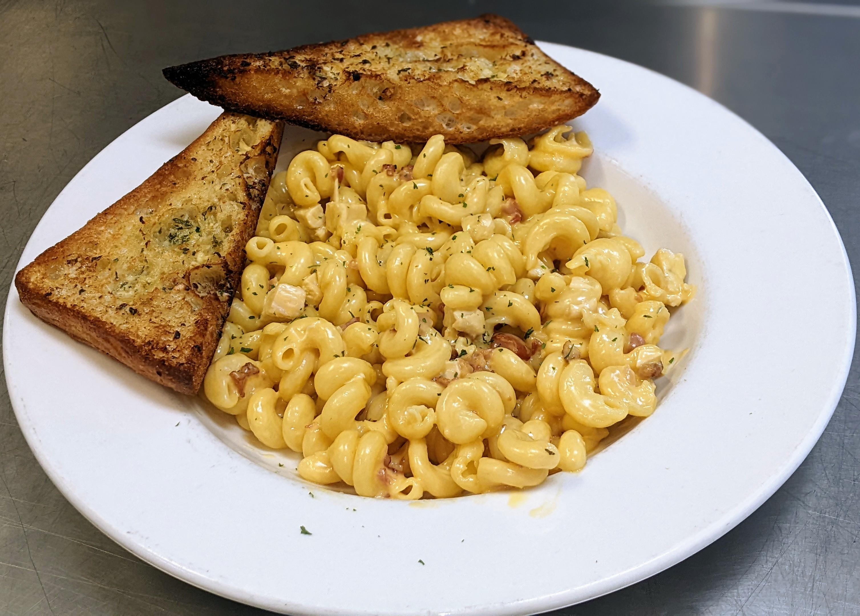 Classic Gouda Mac.