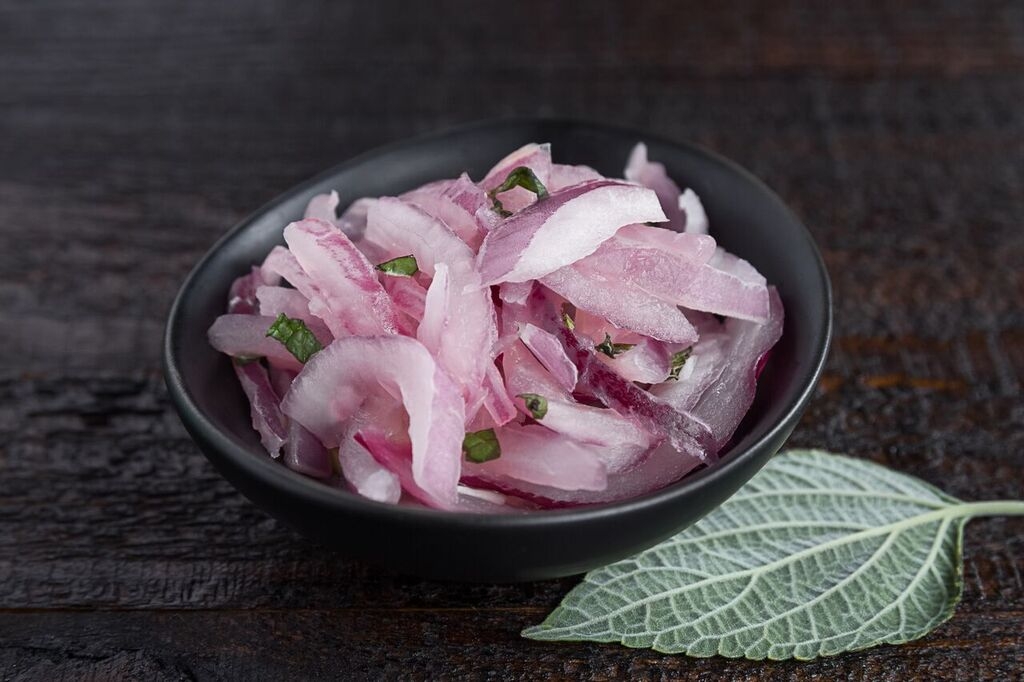 Pickled Onions with Mint | vegan, gf.