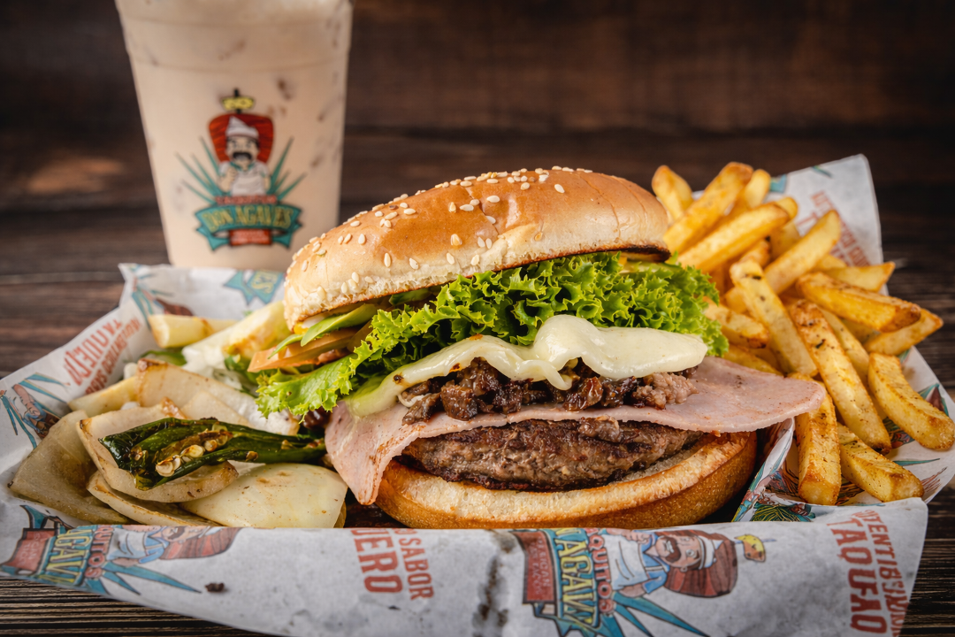 Hamburguesa Don Agaves.