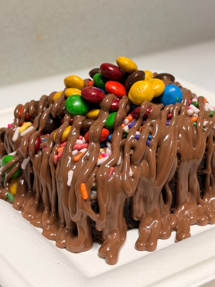 M&M Brownie.