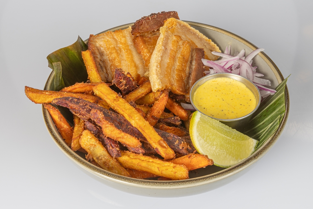 CHICHARRÓN LIMEÑO.