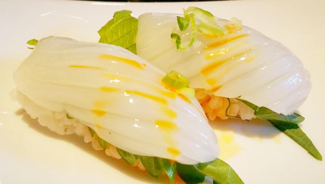 Squid/ Ika Sushi (2pcs).