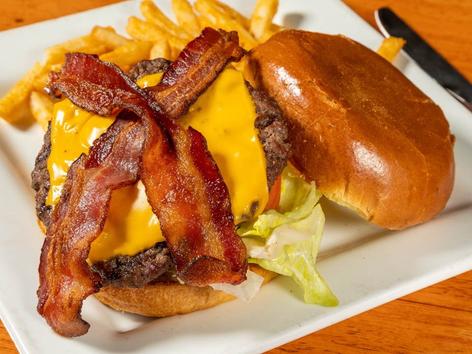 USDA ANGUS PRIME BURGER.