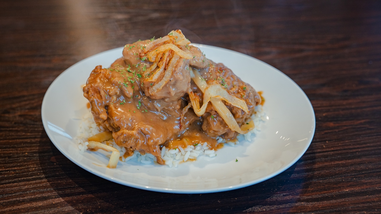 (4) SMOTHERED CHICKEN.