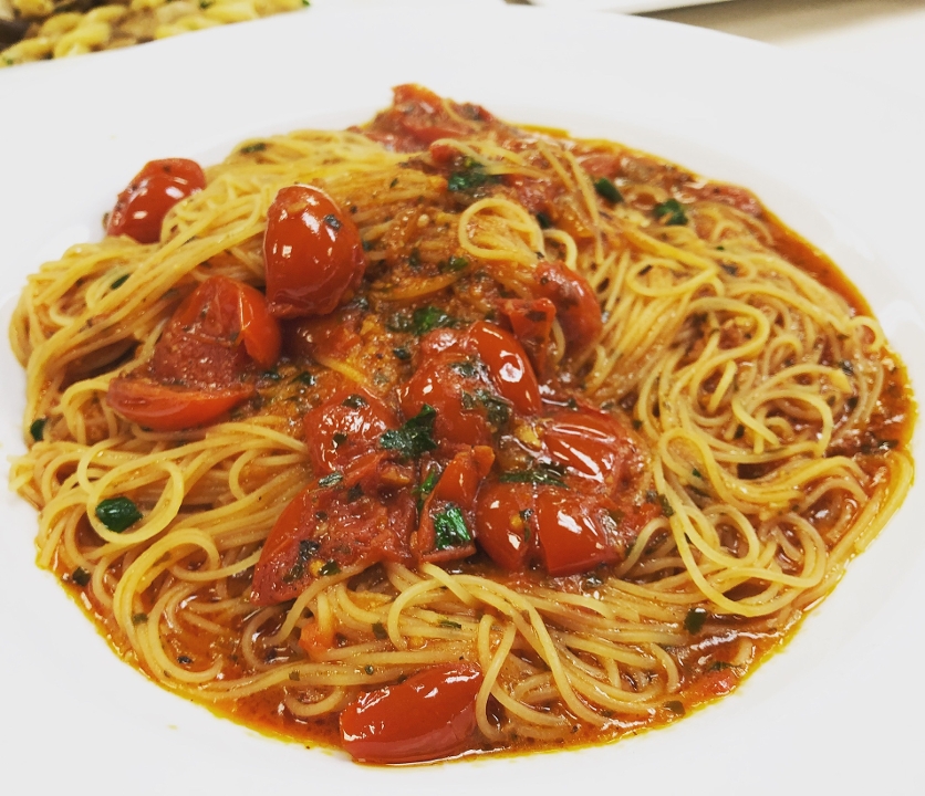 Vermicelli Al Filetto Di Pomodoro.