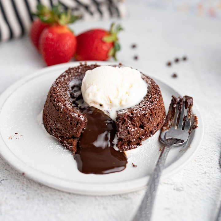 LAVA CAKE.