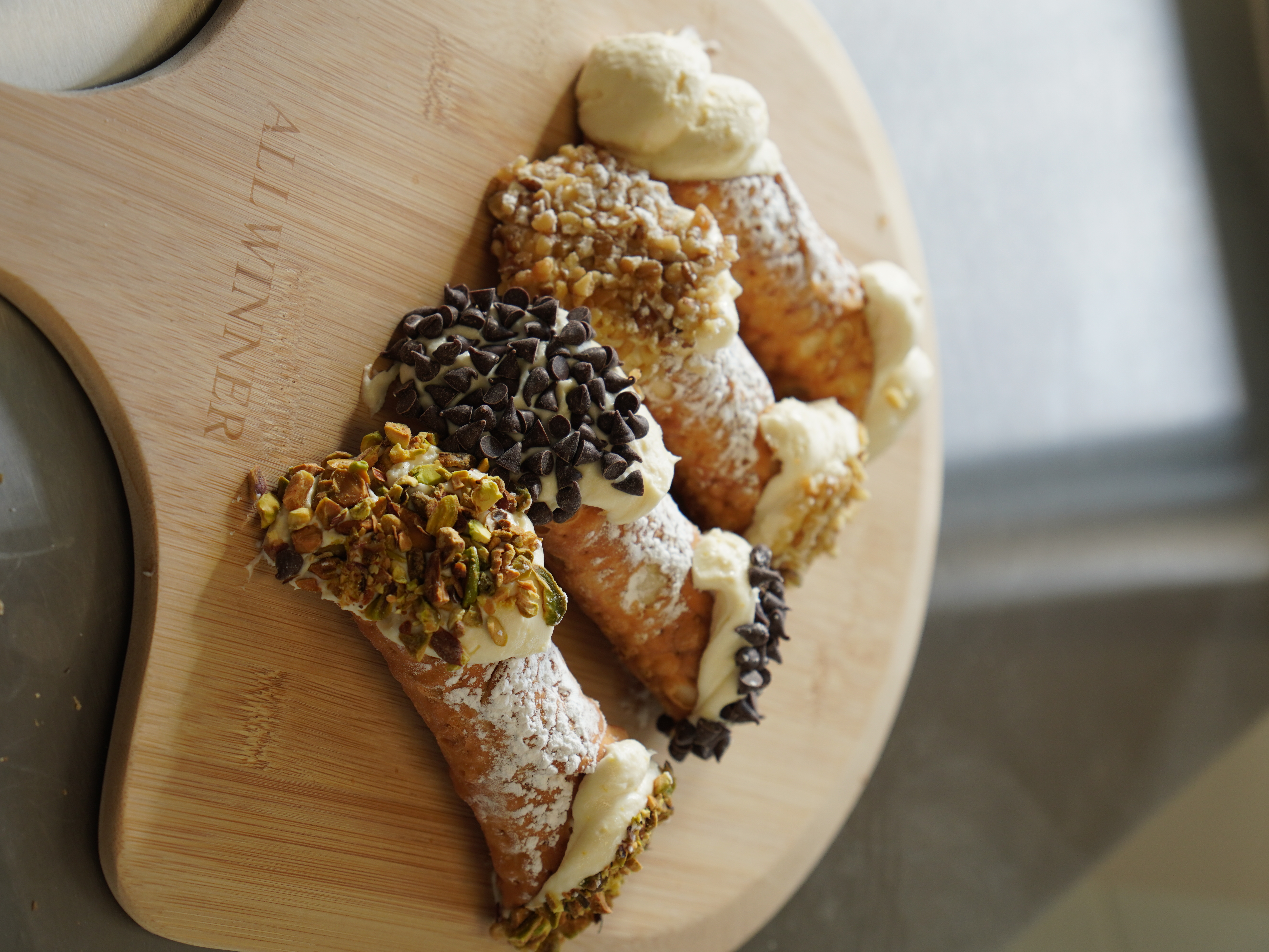 Cannoli.