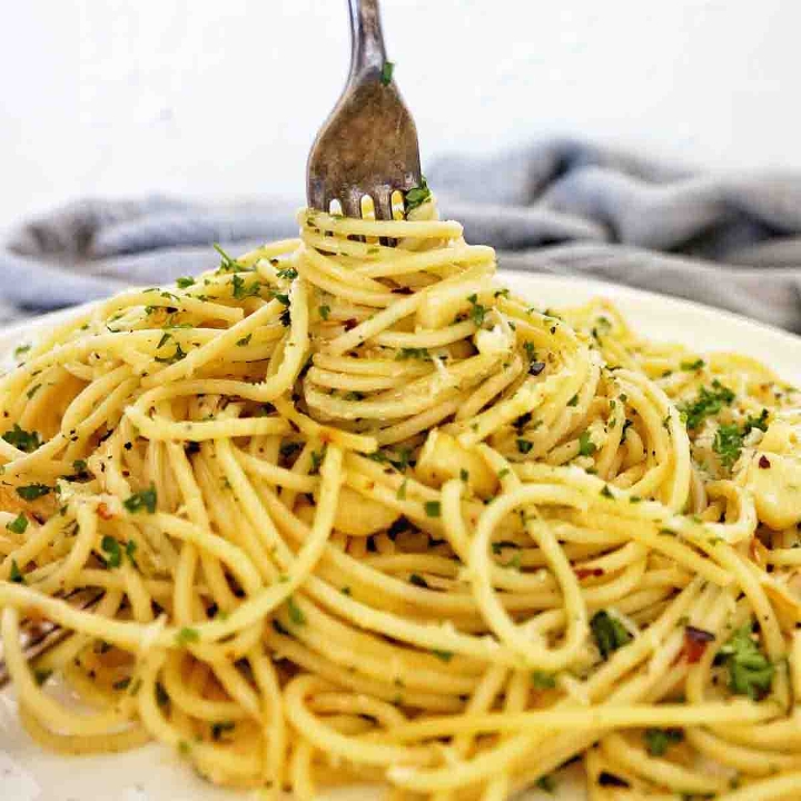 Garlic & Oil (With Pasta).