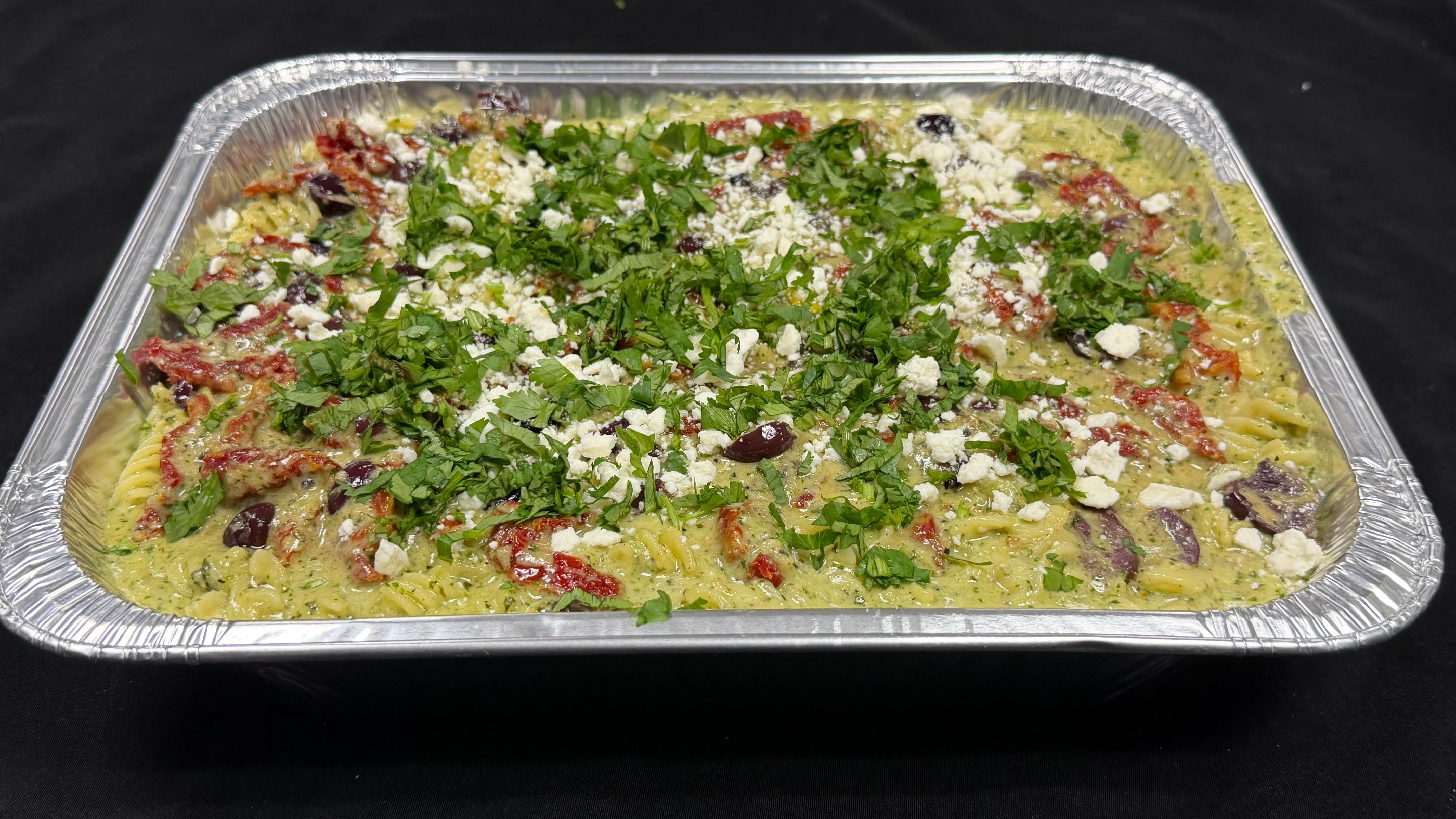CHICKEN CHIPOTLE PASTA TRAY.