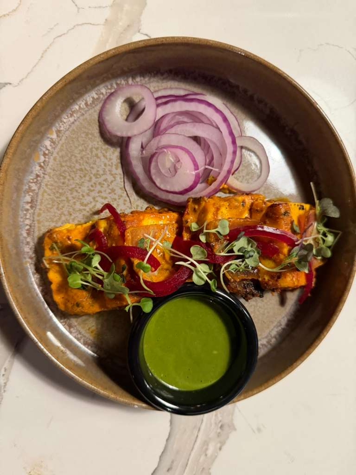 Tandoori Paneer Tikka (v, d).