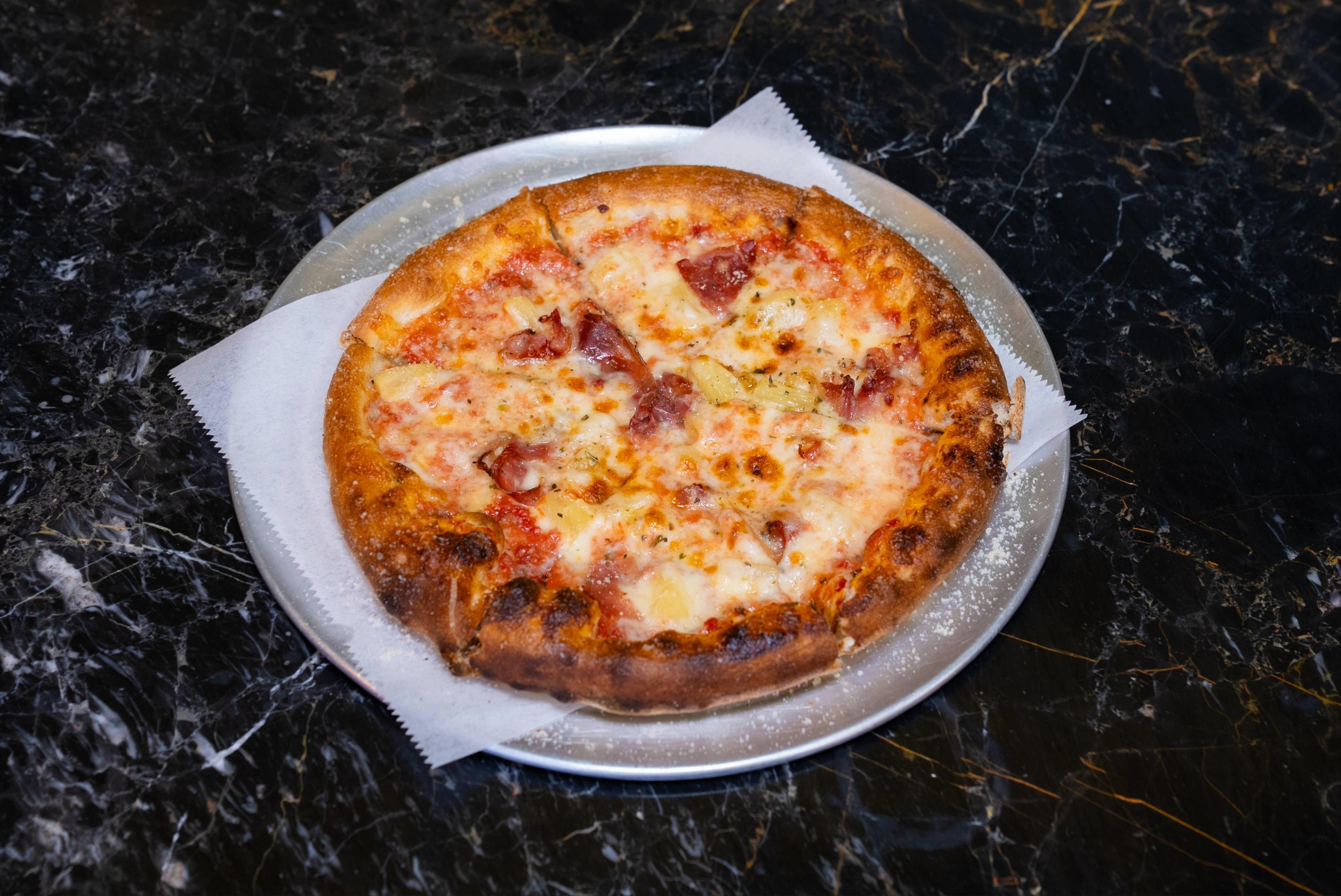 10" Small Luau Pizza.