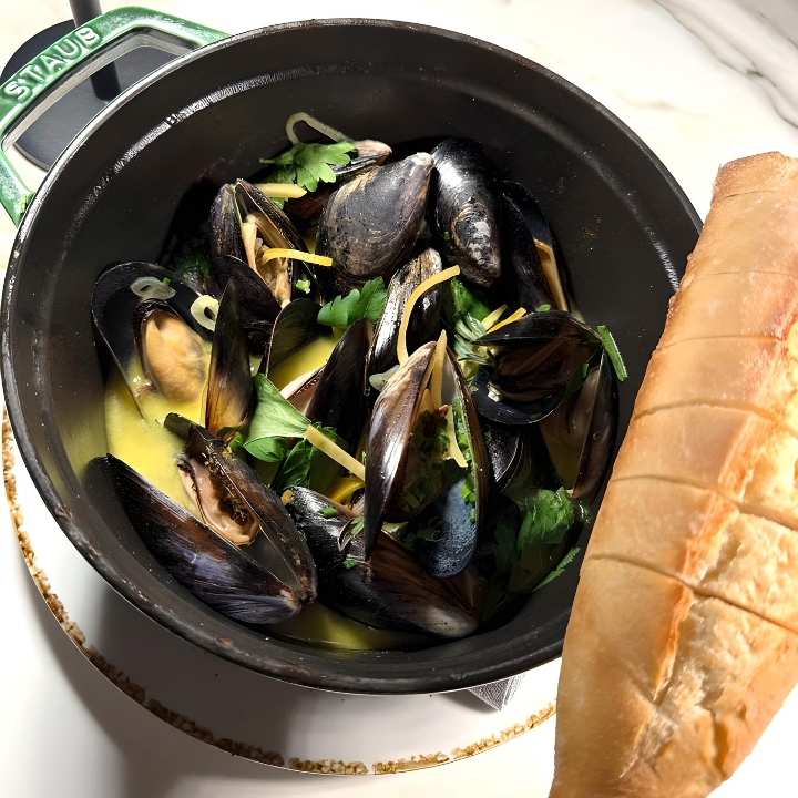 Whale Cove Mussels.