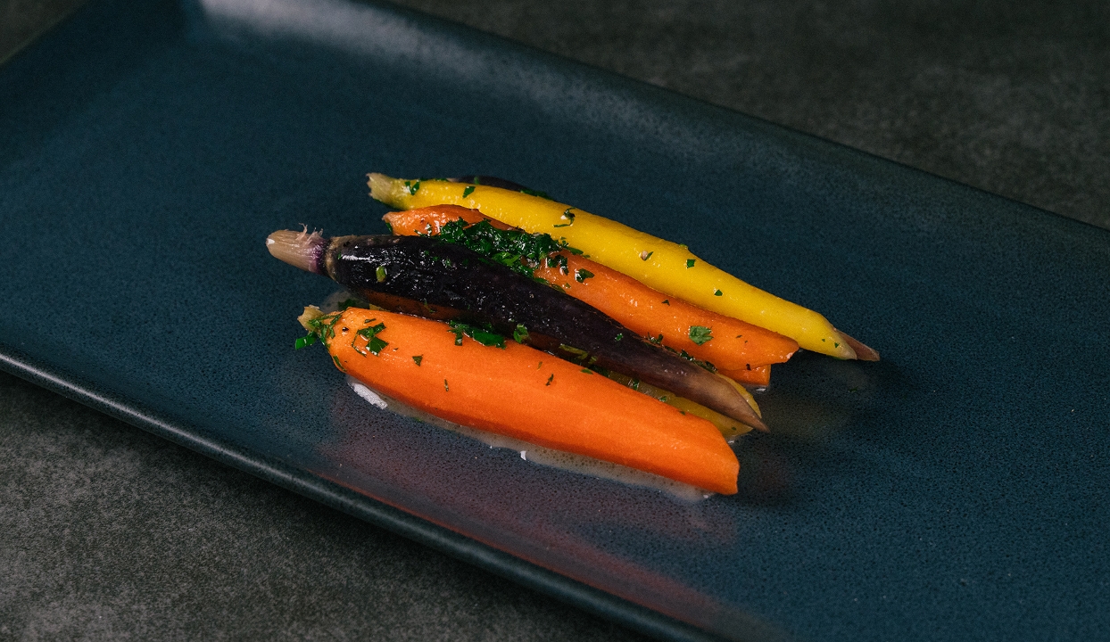 ROASTED TRI-COLOR CARROTS.