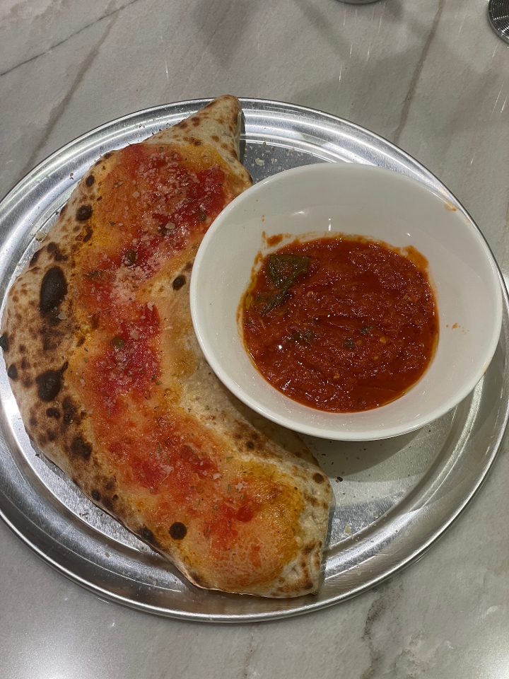Calzone Clasico.
