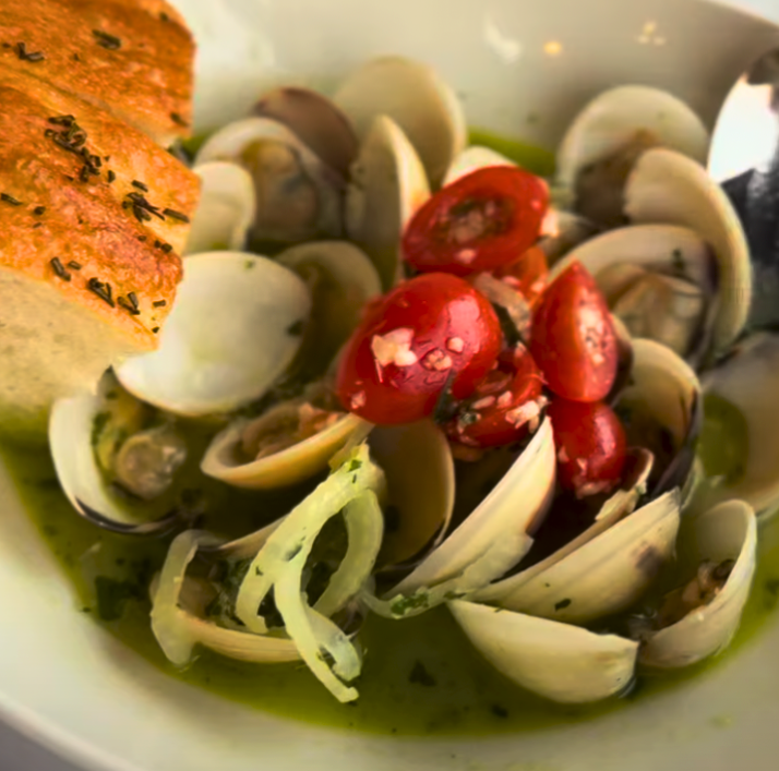 Vongole Al Vapor (Steamed Clams).