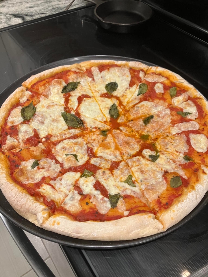 10" MARGHERITA PIZZA.