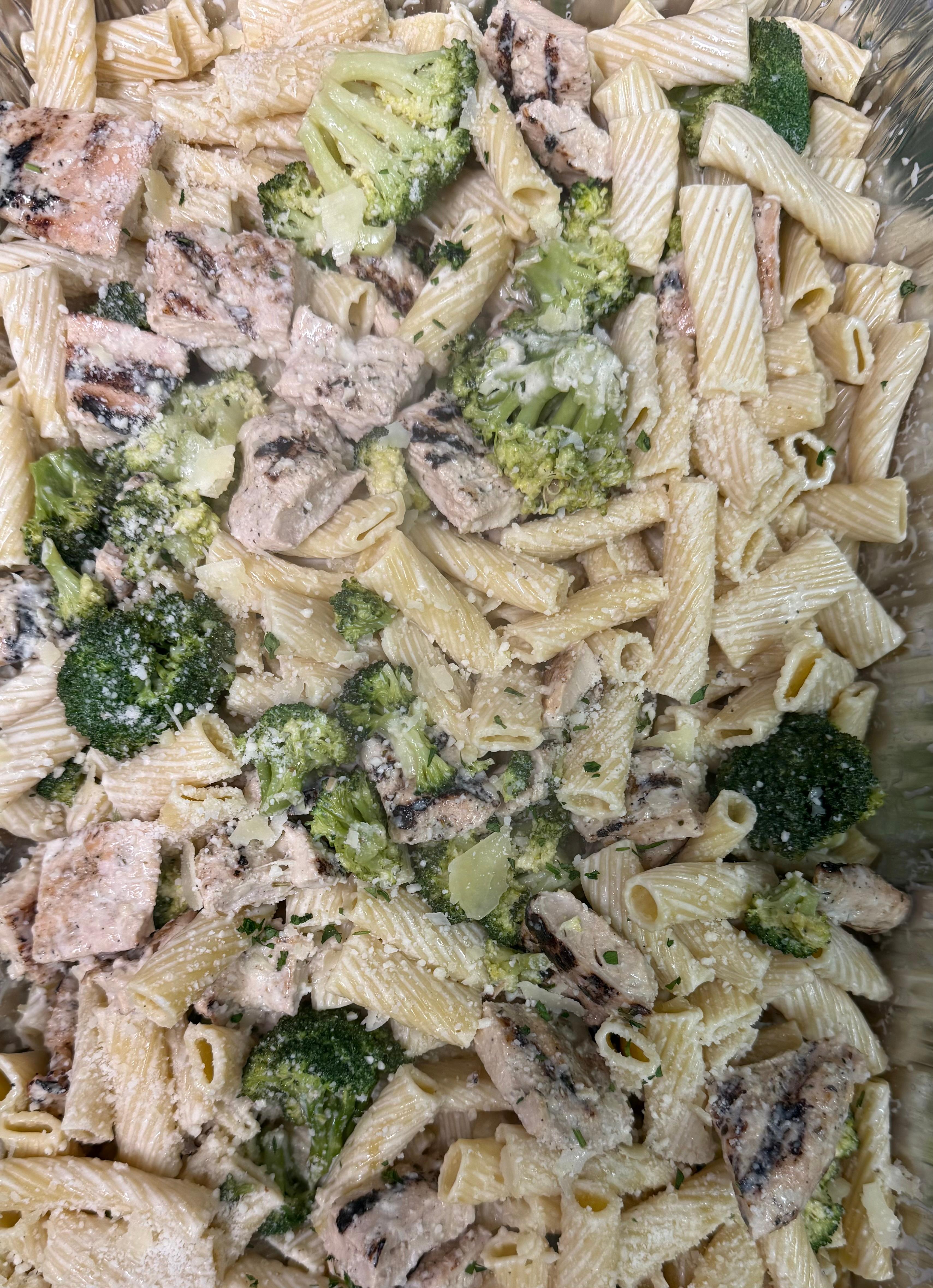 Full Tray Chicken Broccoli Rigatoni.