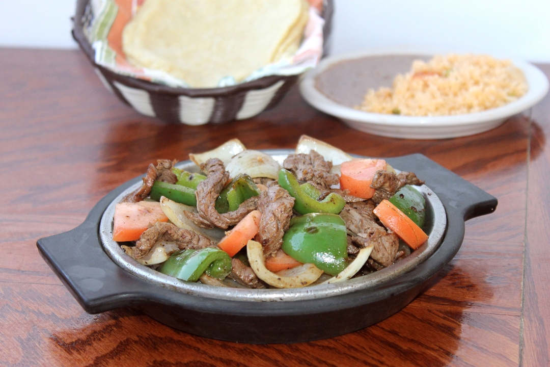 Fajitas de Res (Steak Fajitas).