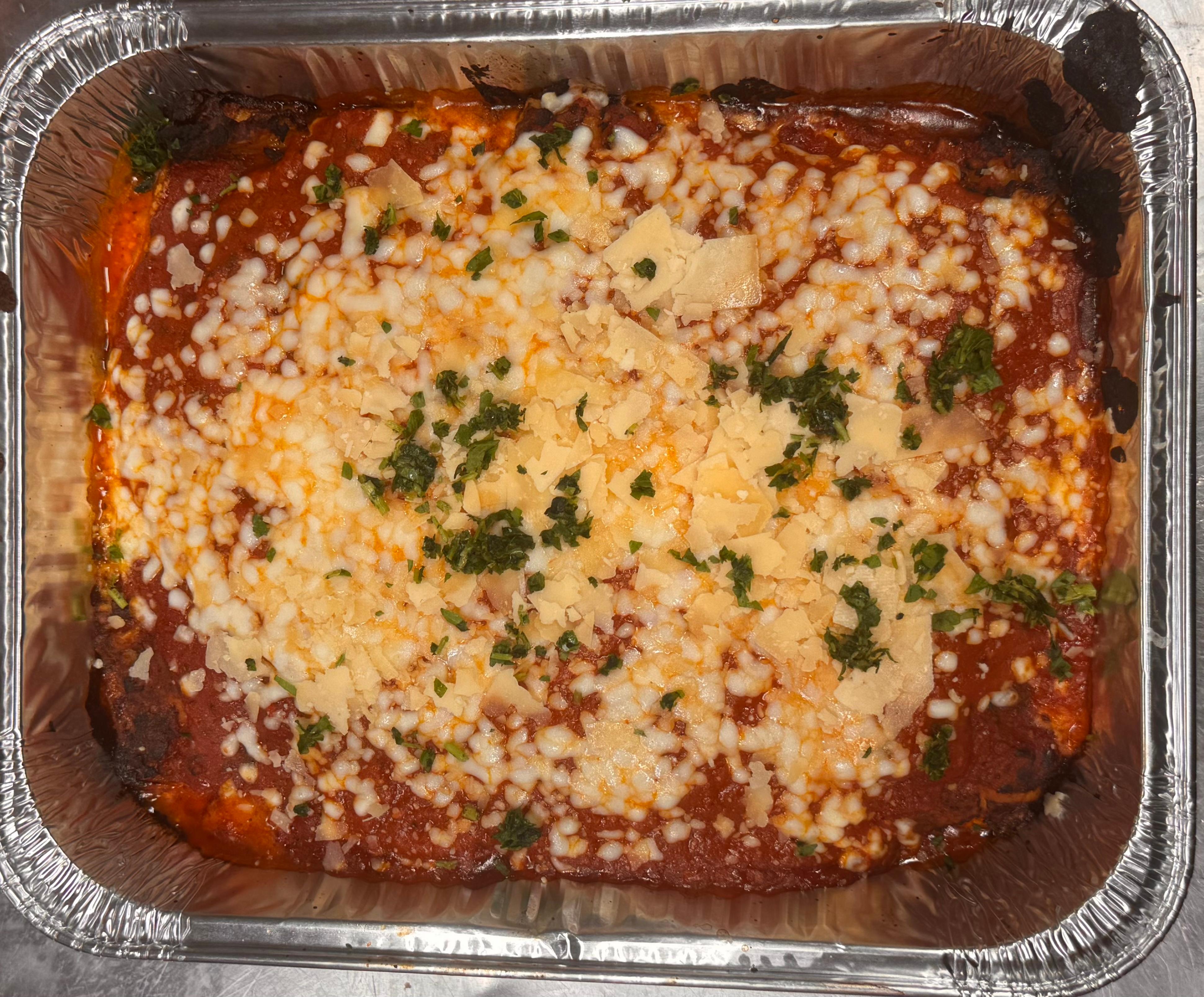 Cheese Lasagna with Marinara Tray.