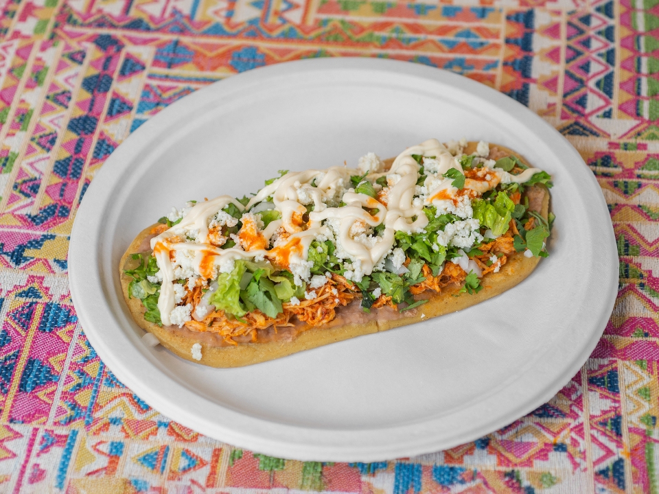 Huarache de Pollo.