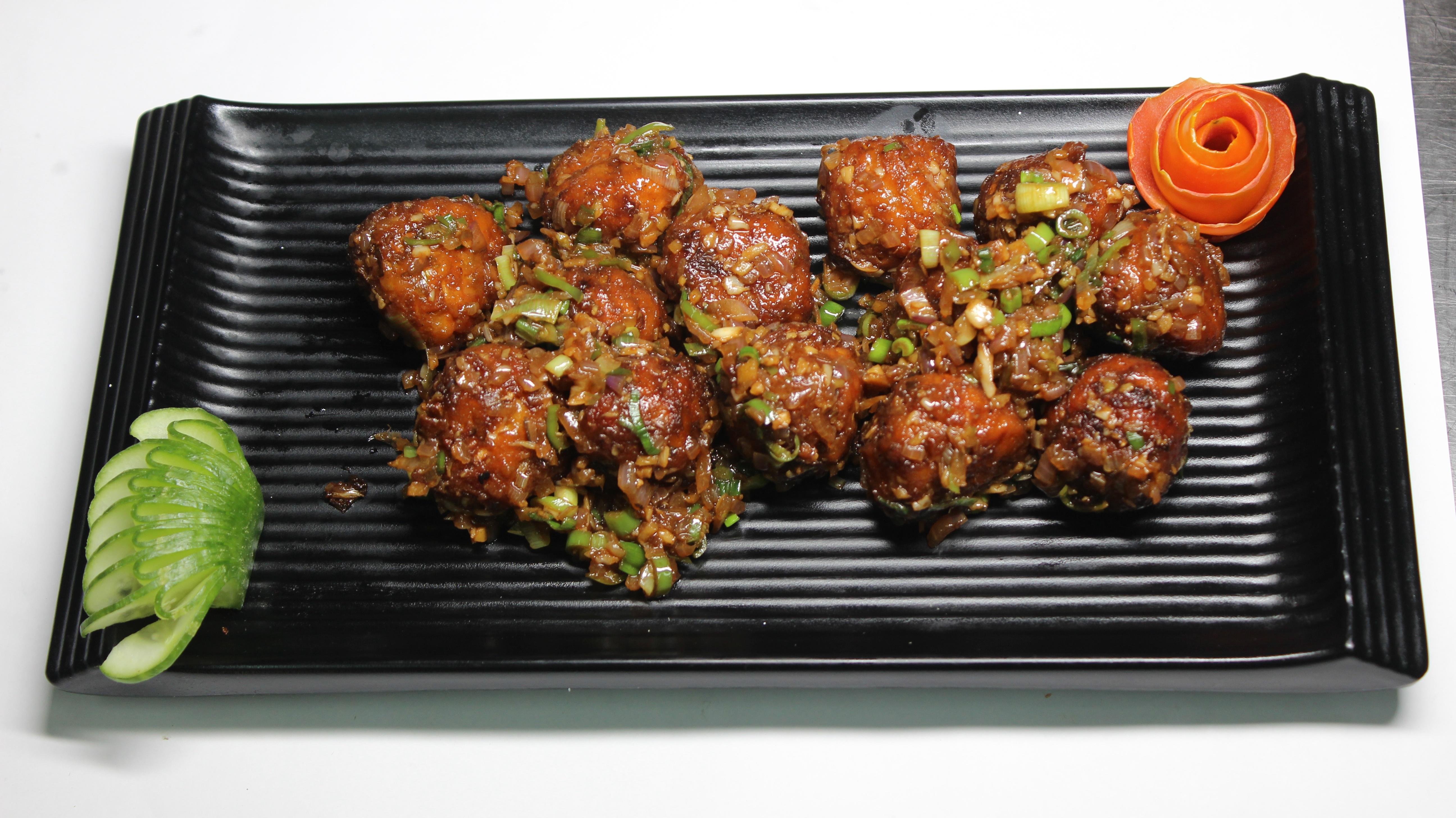 Veg Manchurian (Dry/Gravy).