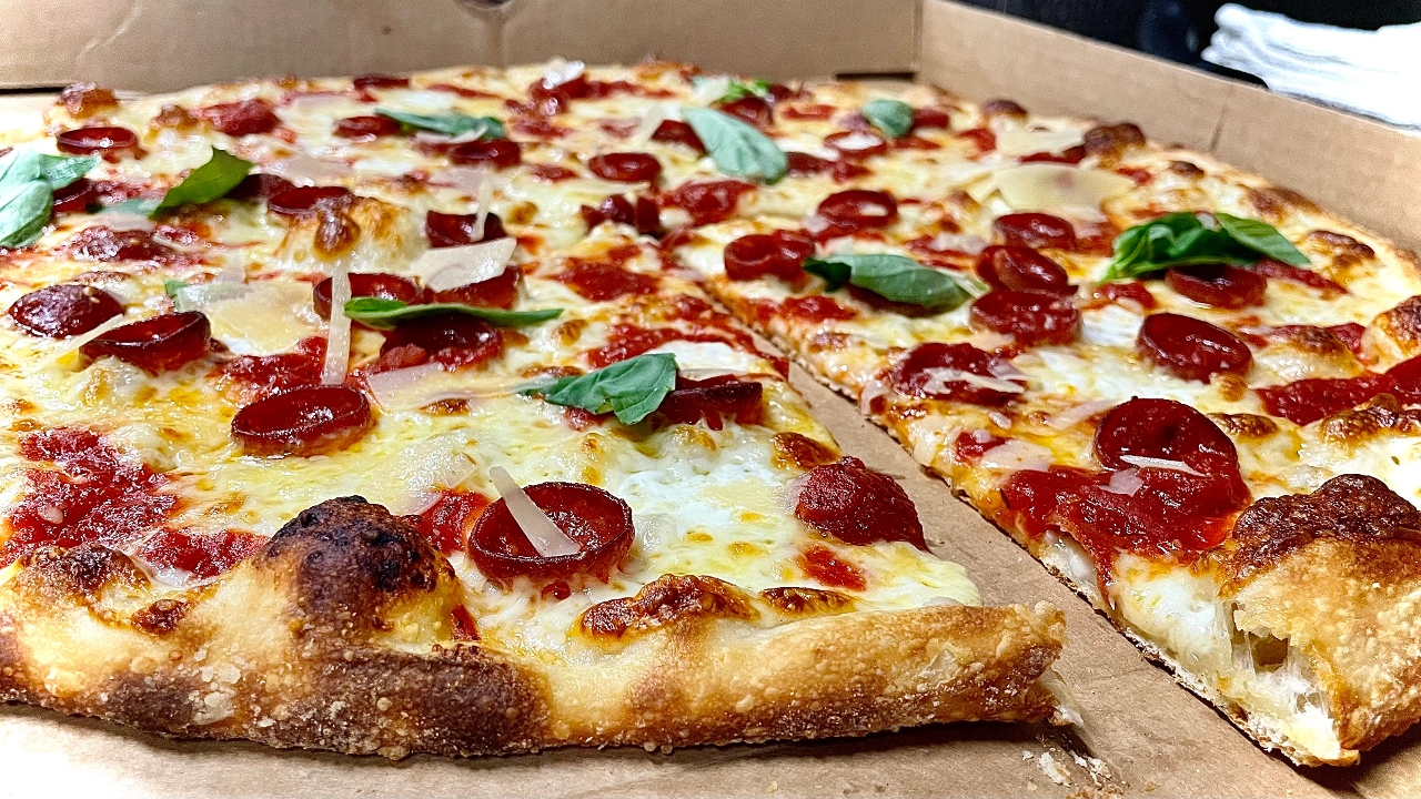 NY STYLE PIZZA.