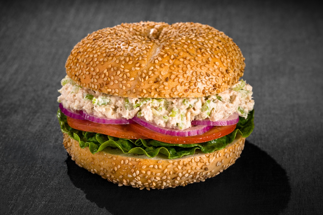 CLASSIC TUNA SALAD BAGEL.