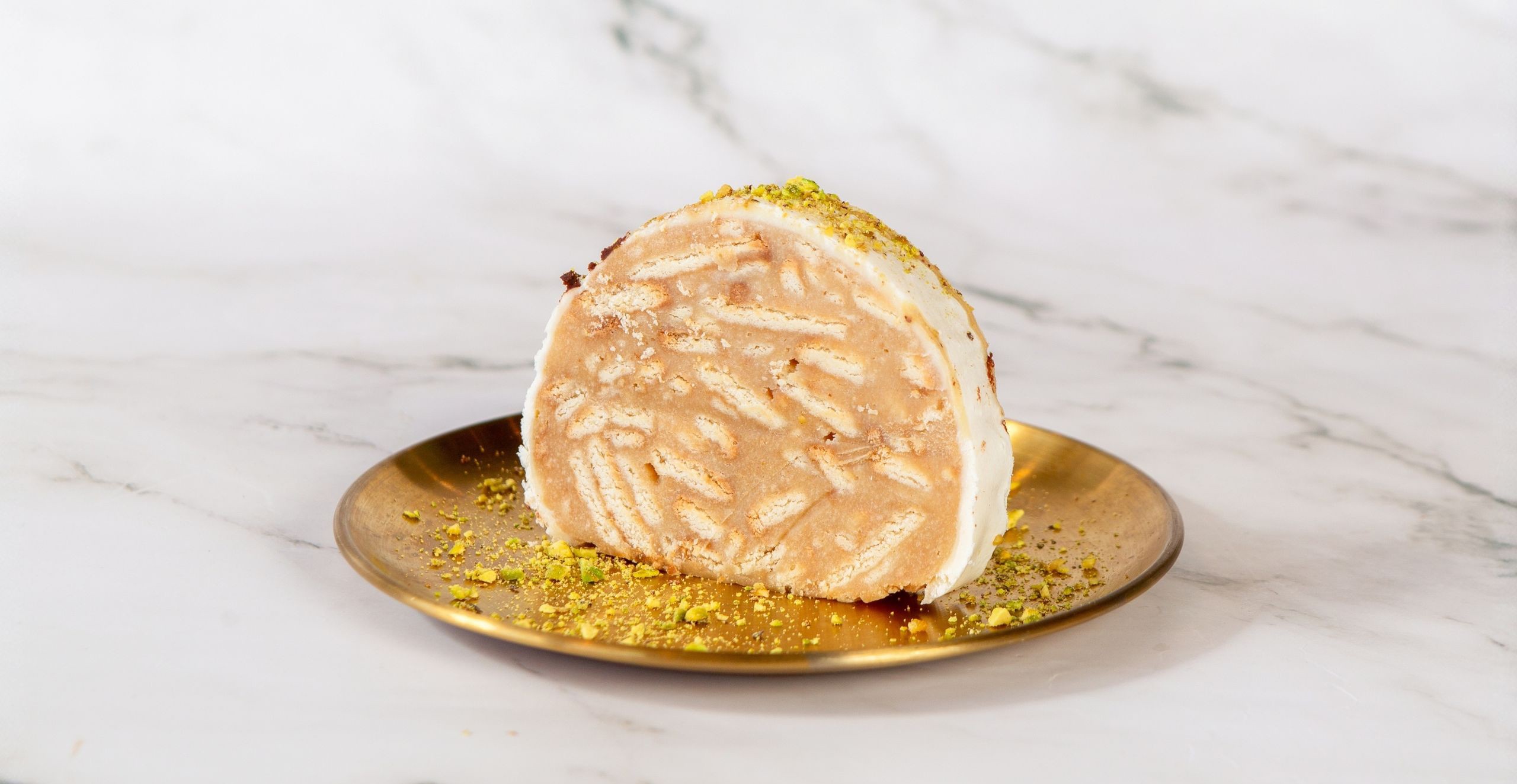 White Lazy Cake / ليزي كيك أبيض.