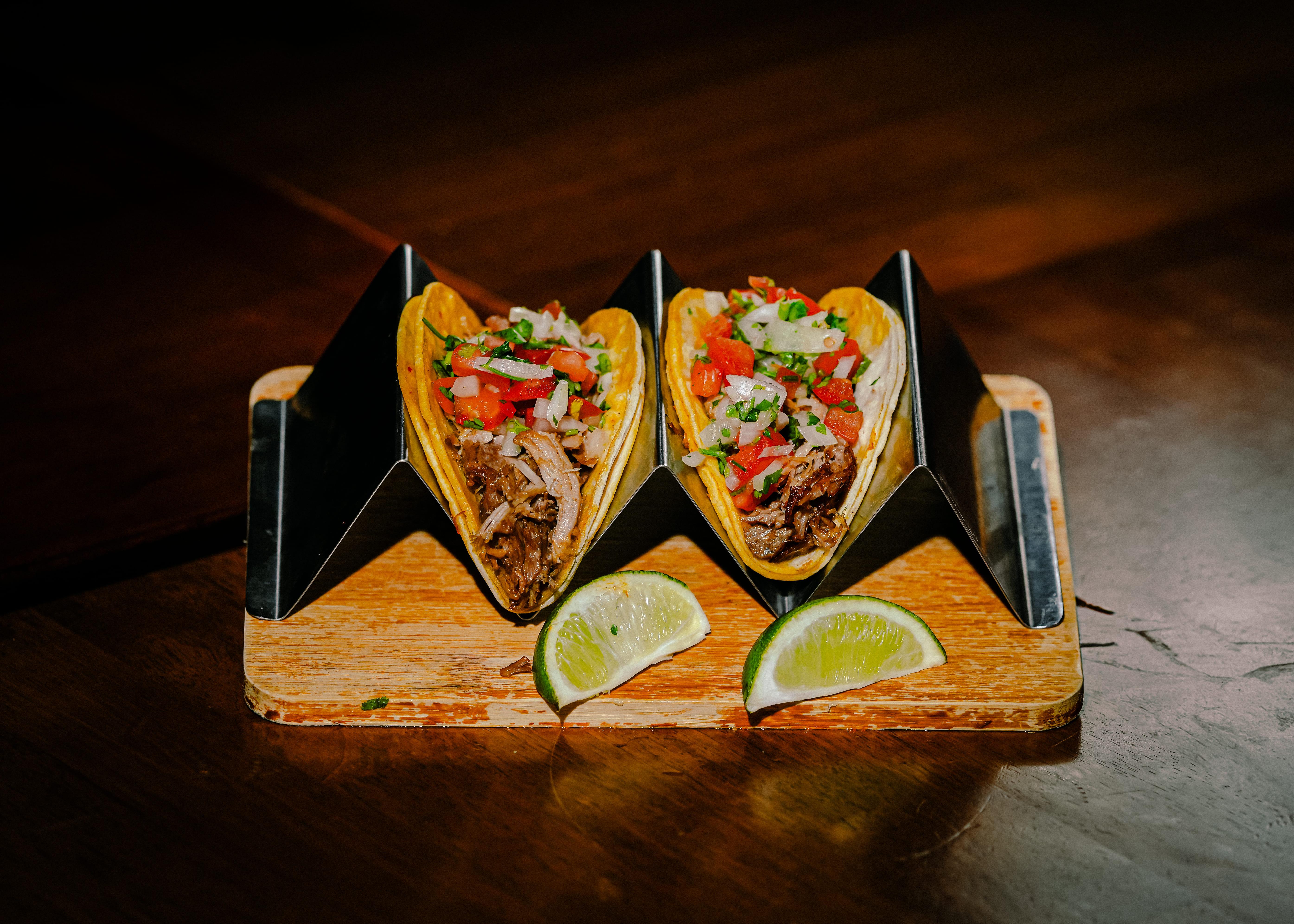 Orden de Tacos Carnitas.