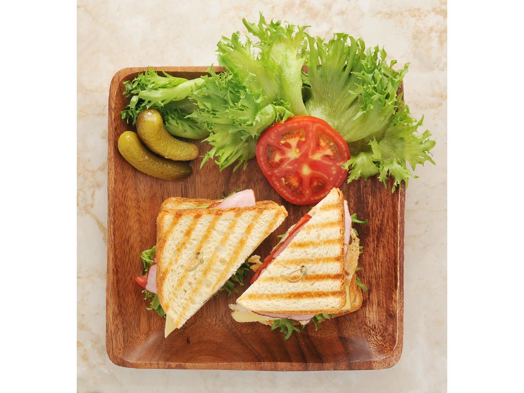 (C16) Chicken Salad and Bacon.