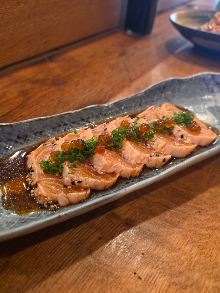 Salmon Tataki**.