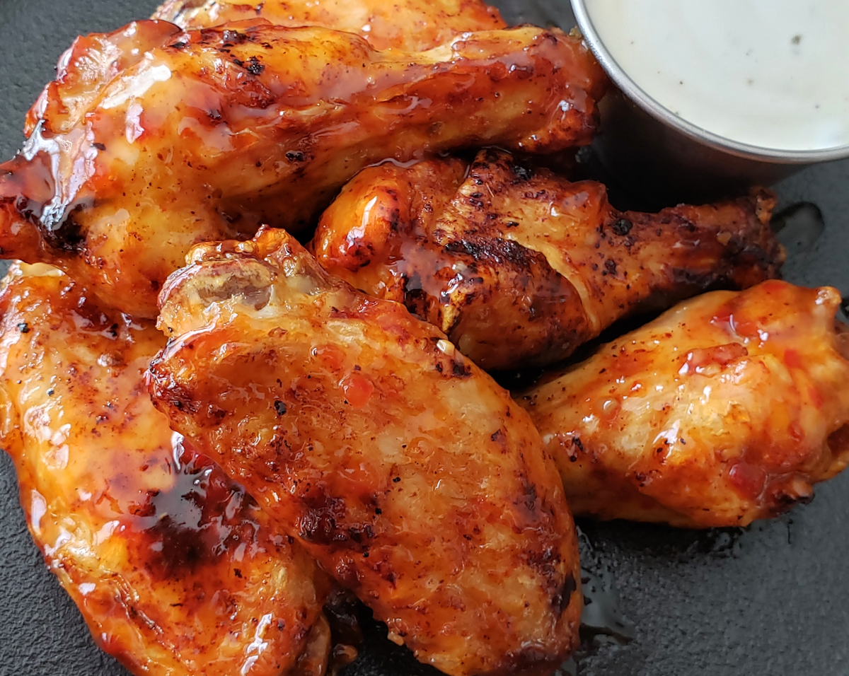 Sriracha Buffalo Wings (4 pcs).