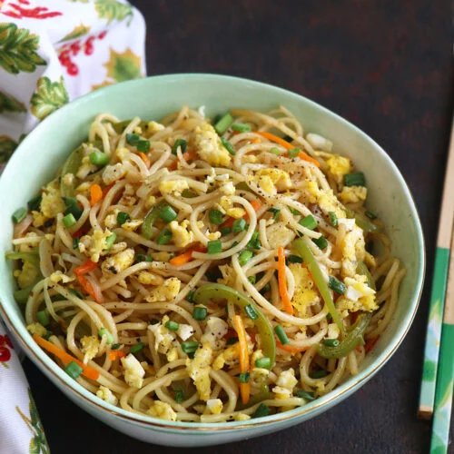 Egg Hakka Noodles.