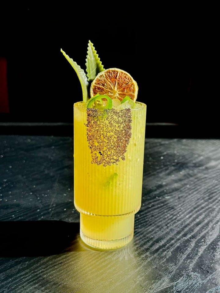 TO-GO spicy Pineapple.