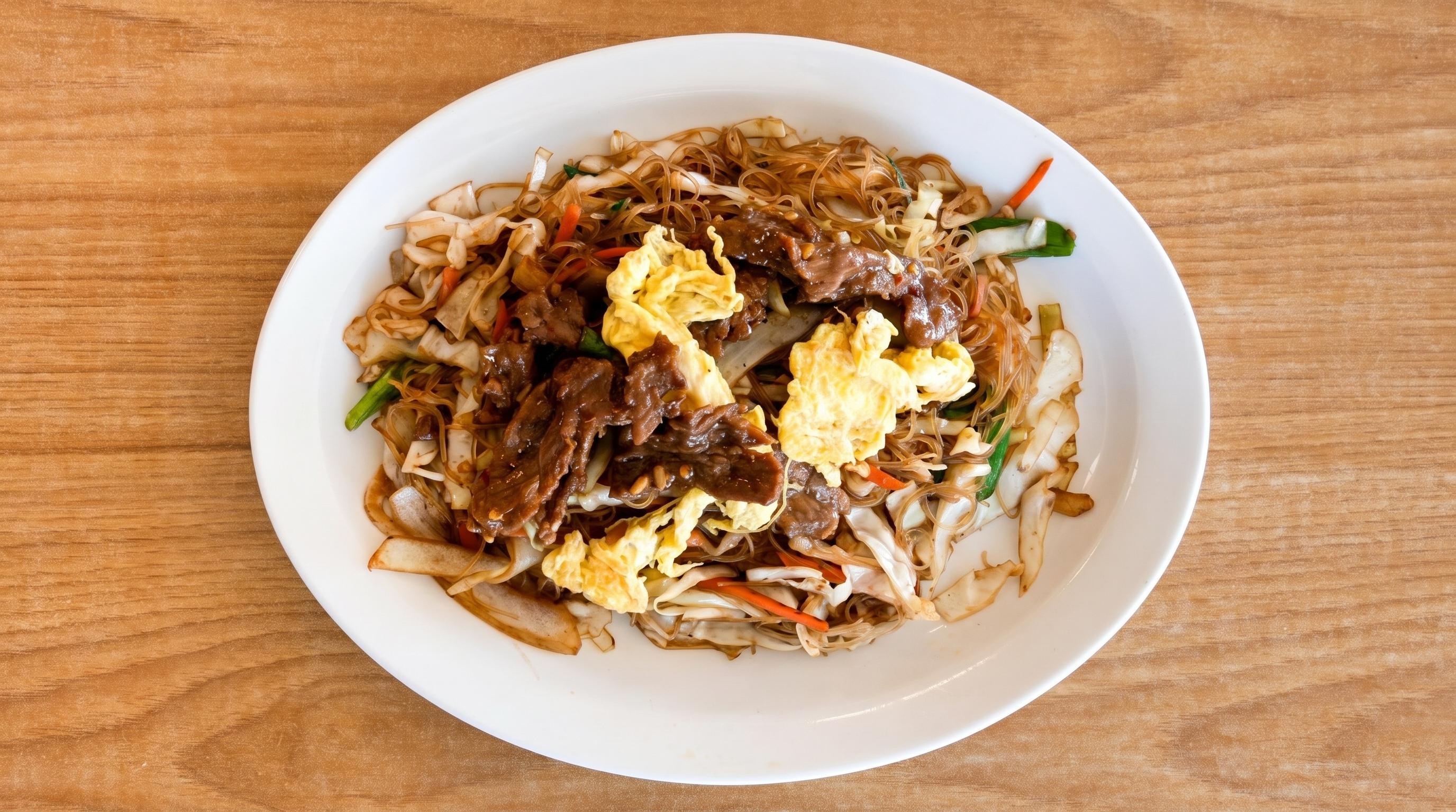 BEEF RICE NOODLES.