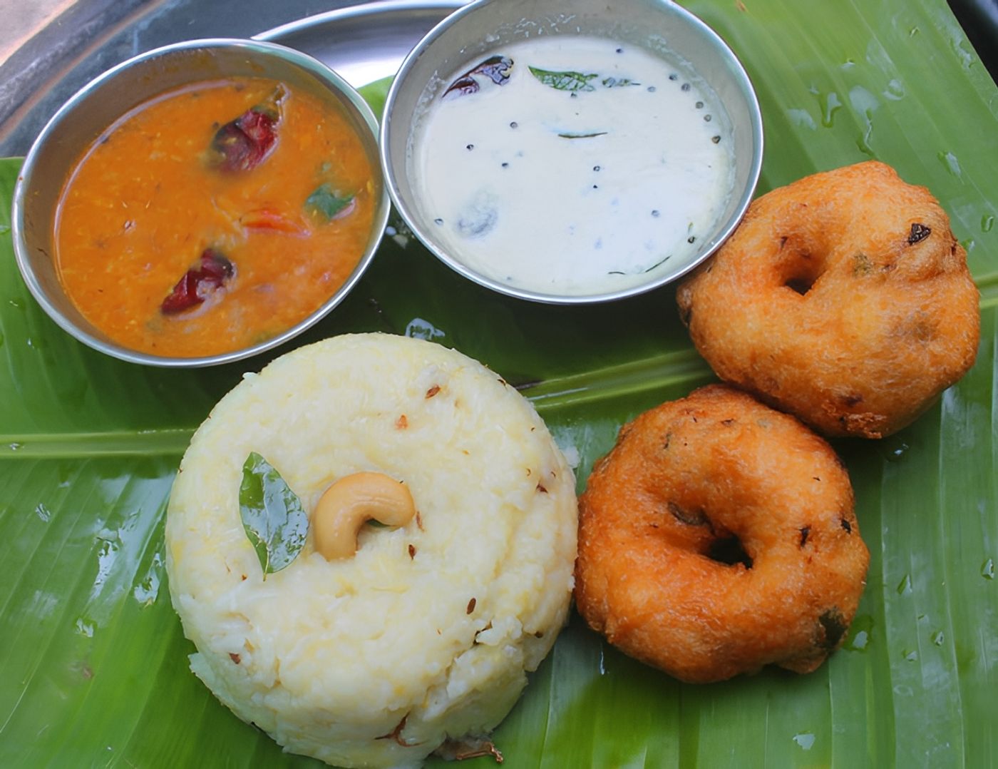Pongal Vada Combo.