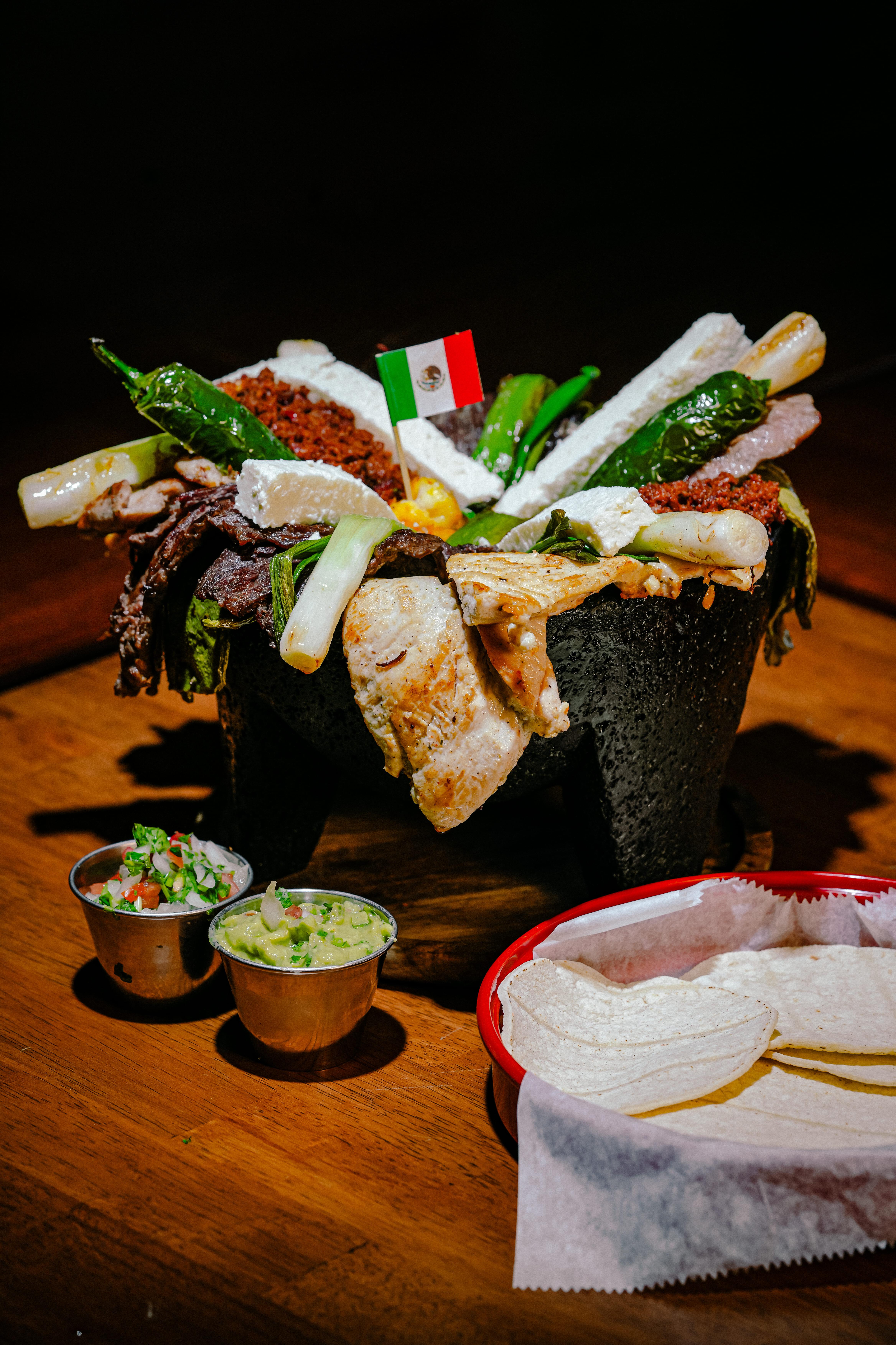 Molcajete Mixto.