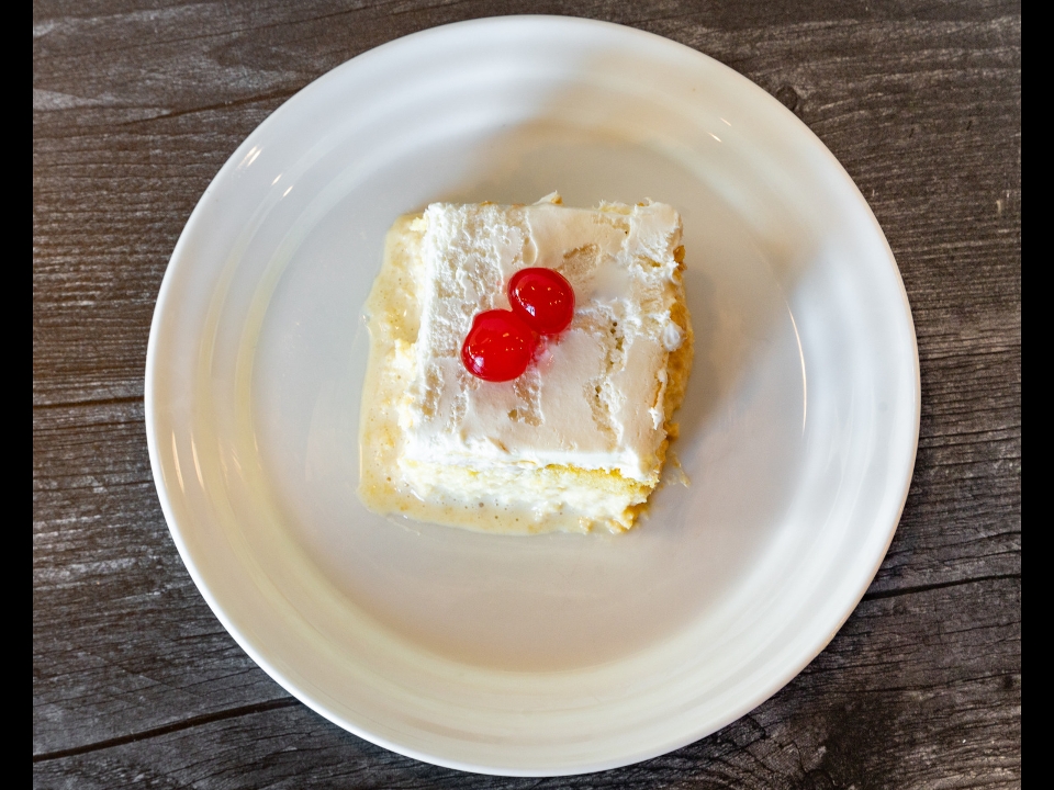 TRES LECHES.