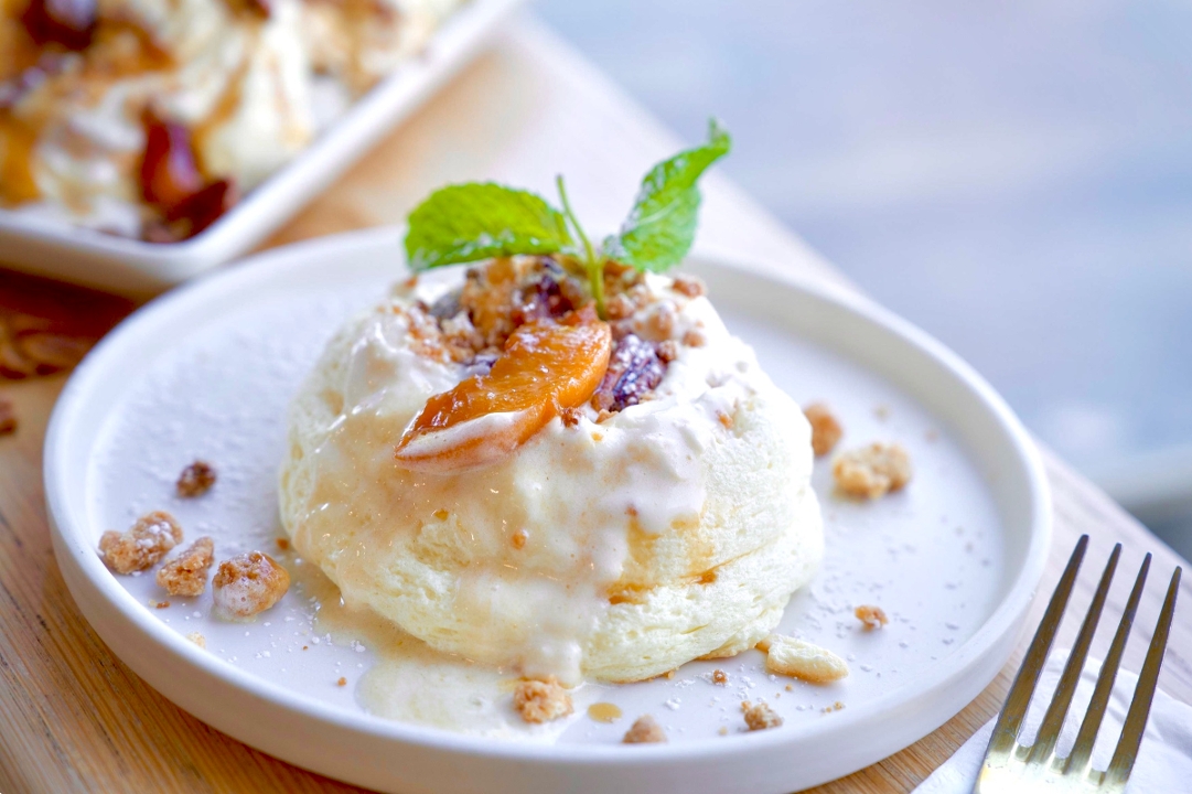 [Single] Peach Pecan Crisp Pancake [Flavor of the Month].