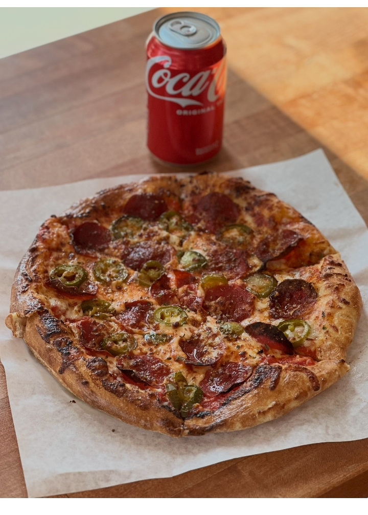 10" PIZZA + SODA SPECIAL.