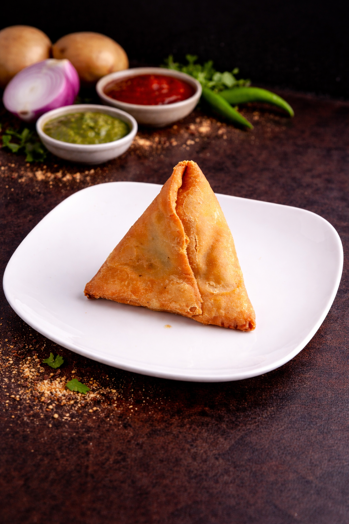 Homestyle Samosa (1 pc).