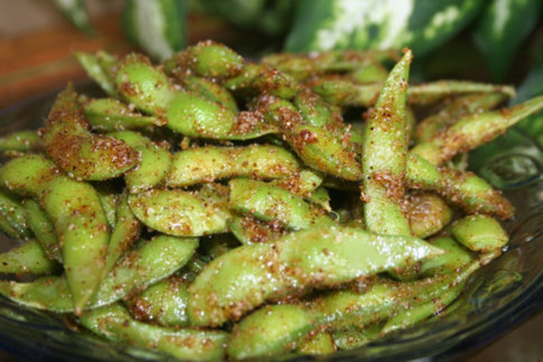 Spicy garlic Edamame  (84oz/6 Serve).