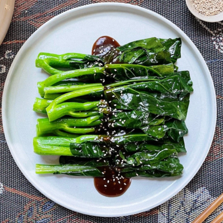 Steamed Chai Sum 蚝油菜心.